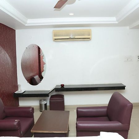 فندق فيلوريفي  Sri Srinivasar Residency المظهر الخارجي الصورة