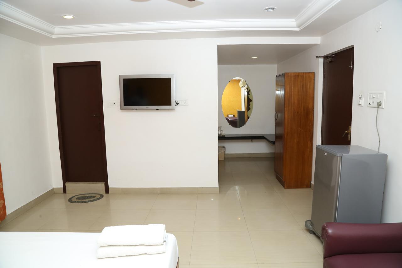 فندق فيلوريفي  Sri Srinivasar Residency المظهر الخارجي الصورة