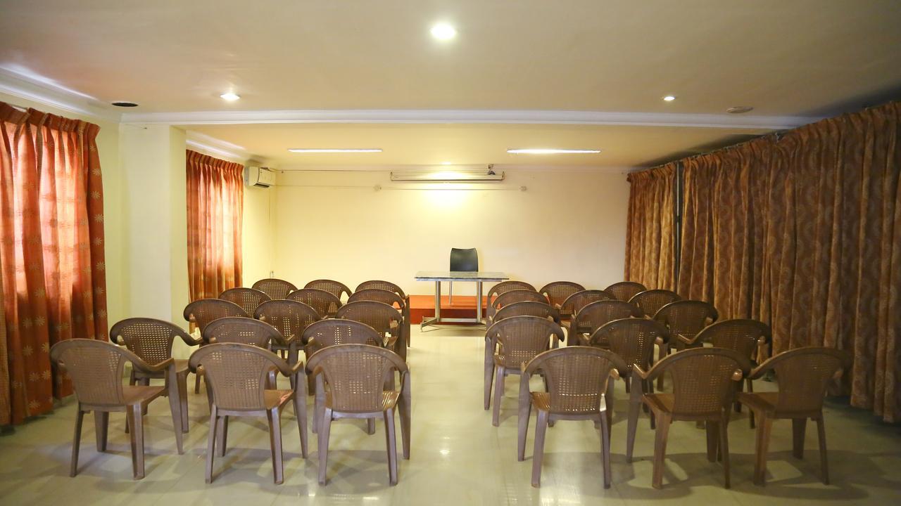 فندق فيلوريفي  Sri Srinivasar Residency المظهر الخارجي الصورة