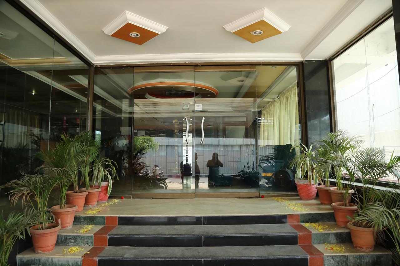 فندق فيلوريفي  Sri Srinivasar Residency المظهر الخارجي الصورة