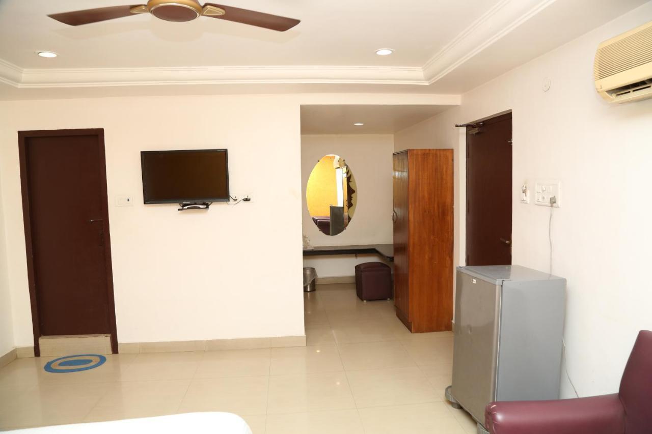 فندق فيلوريفي  Sri Srinivasar Residency المظهر الخارجي الصورة